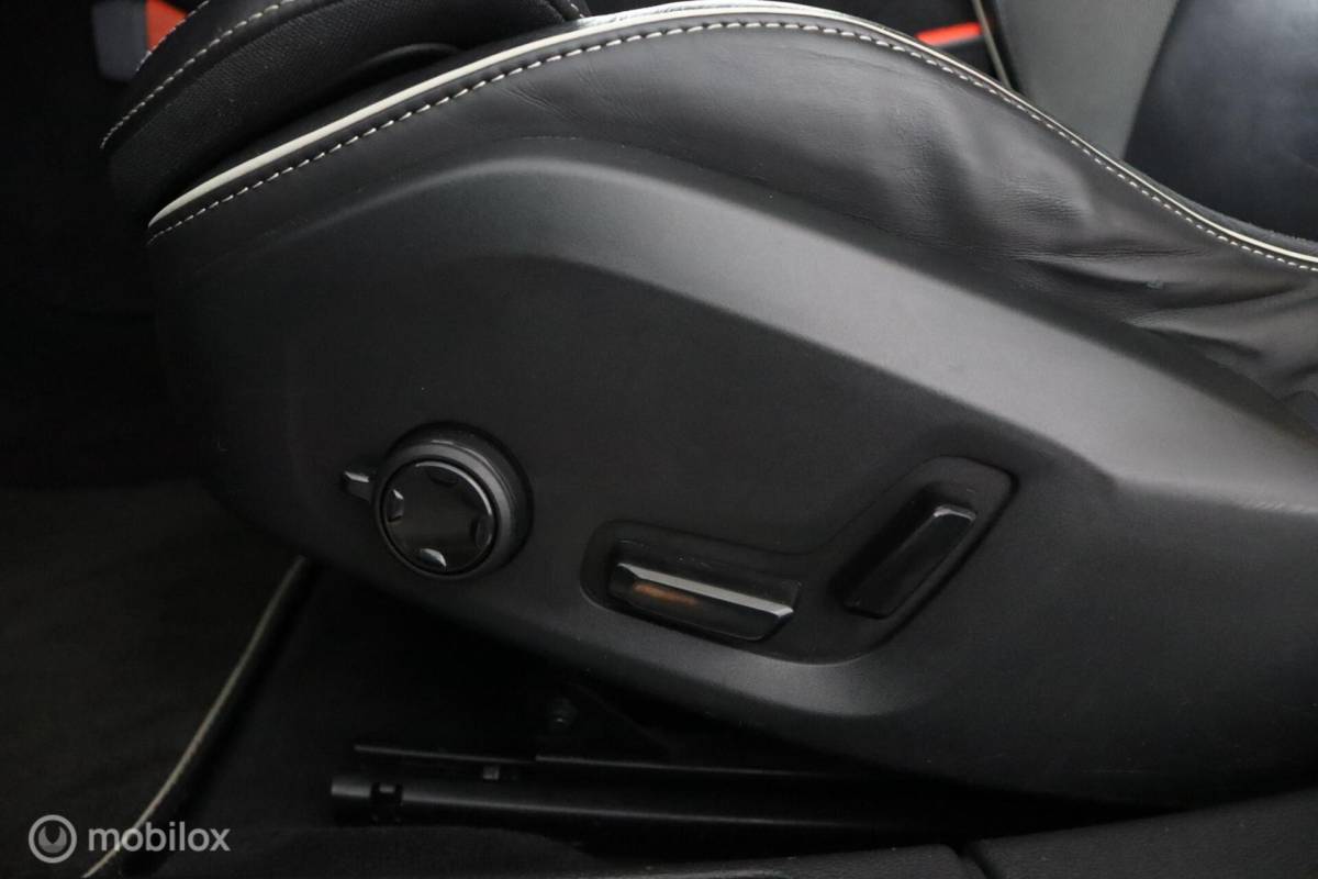 Volvo V60 Volvo V60 2.0 T8 Twin Engine AWD Polestar Engineered | 20″ Velgen | Adaptive Cruise | Pilot Assist | Camera | Harman Kardon | Stoel & Stuurwielverwarming