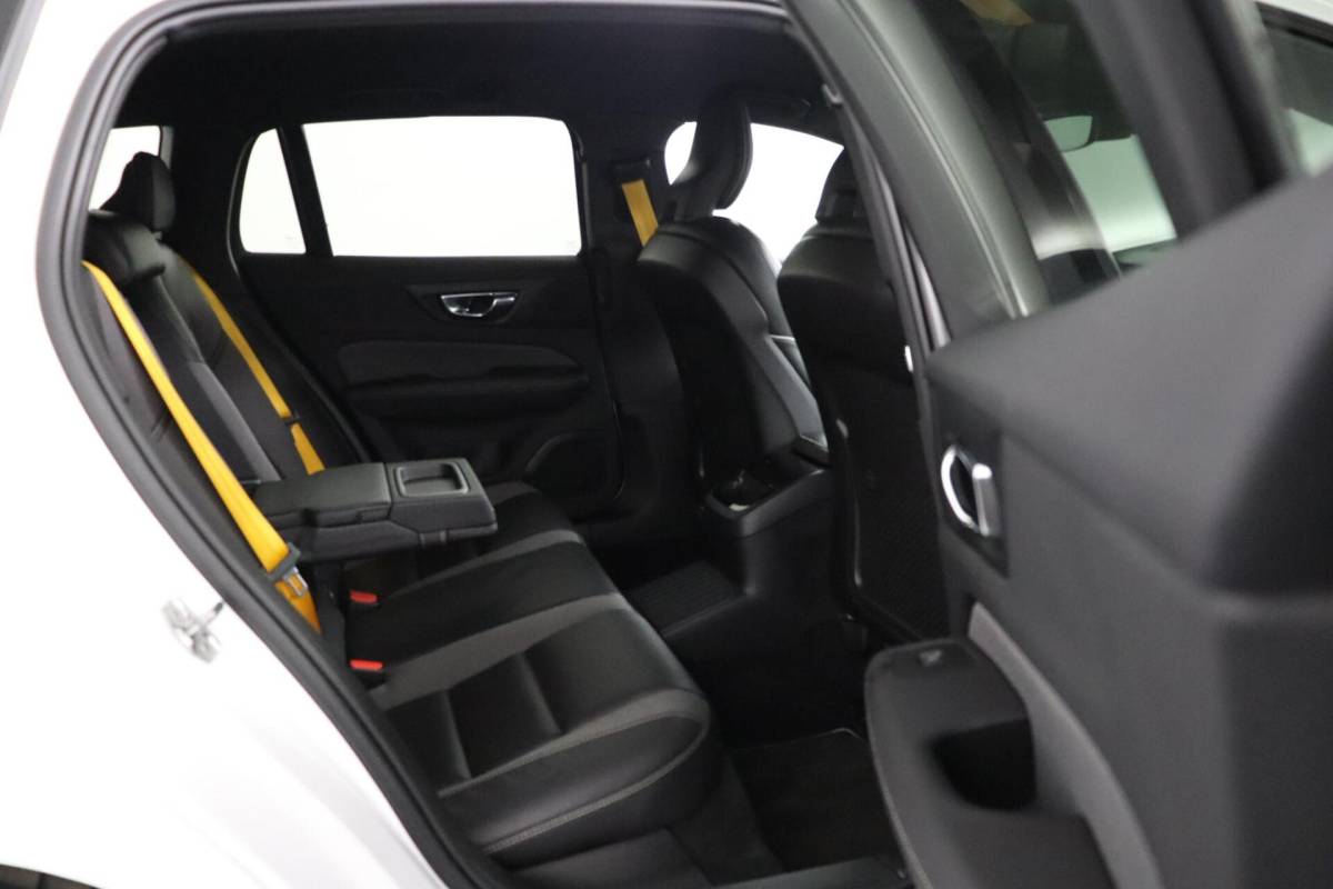 Volvo V60 Volvo V60 2.0 T8 Twin Engine AWD Polestar Engineered | 20″ Velgen | Adaptive Cruise | Pilot Assist | Camera | Harman Kardon | Stoel & Stuurwielverwarming