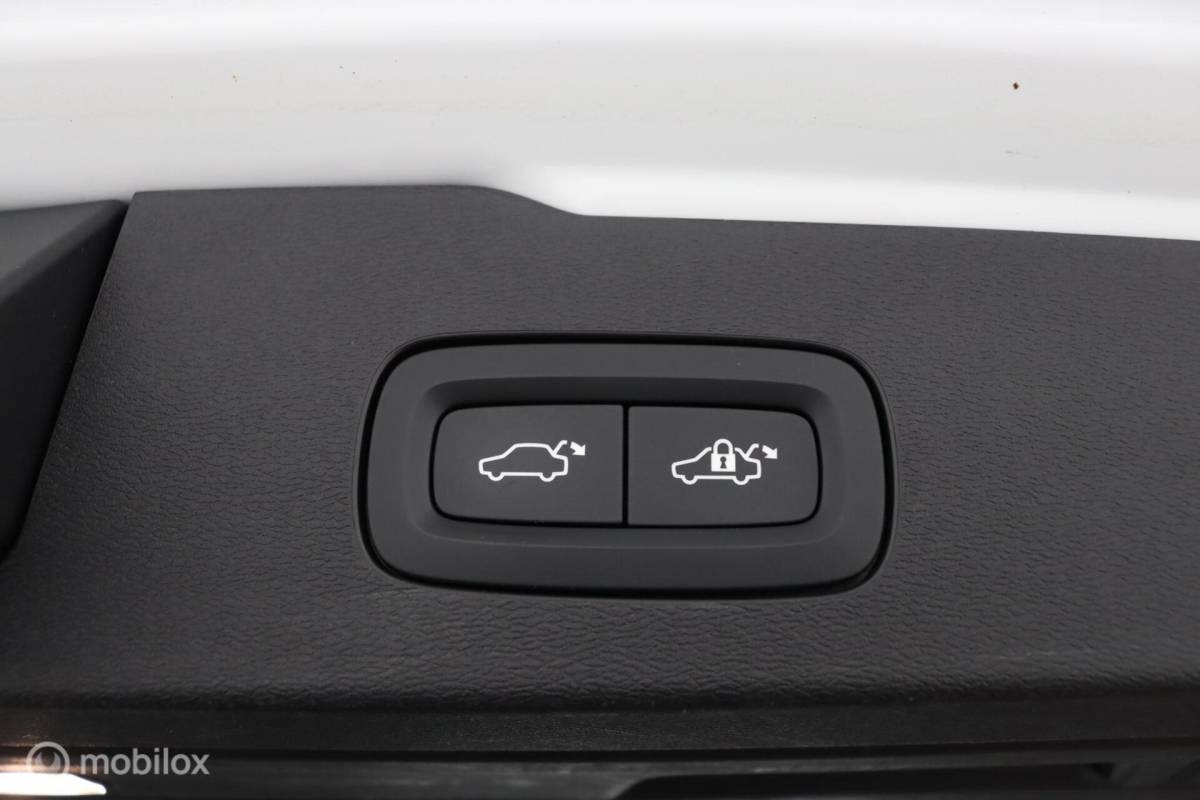 Volvo V60 Volvo V60 2.0 T8 Twin Engine AWD Polestar Engineered | 20″ Velgen | Adaptive Cruise | Pilot Assist | Camera | Harman Kardon | Stoel & Stuurwielverwarming
