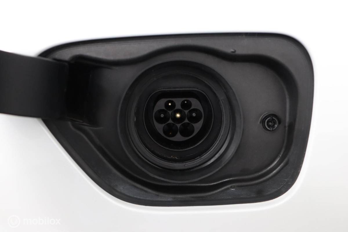 Volvo V60 Volvo V60 2.0 T8 Twin Engine AWD Polestar Engineered | 20″ Velgen | Adaptive Cruise | Pilot Assist | Camera | Harman Kardon | Stoel & Stuurwielverwarming