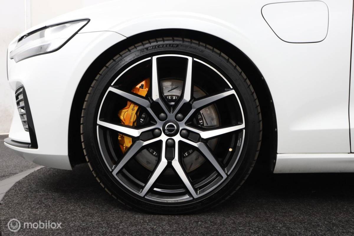 Volvo V60 Volvo V60 2.0 T8 Twin Engine AWD Polestar Engineered | 20″ Velgen | Adaptive Cruise | Pilot Assist | Camera | Harman Kardon | Stoel & Stuurwielverwarming