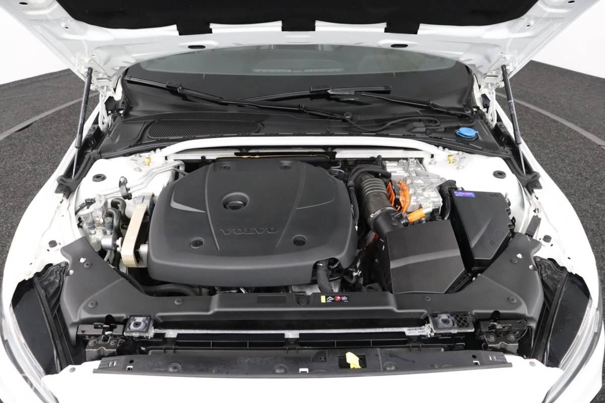 Volvo V60 Volvo V60 2.0 T8 Twin Engine AWD Polestar Engineered | 20″ Velgen | Adaptive Cruise | Pilot Assist | Camera | Harman Kardon | Stoel & Stuurwielverwarming