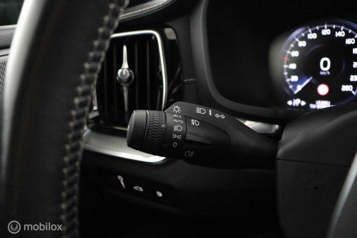 Volvo V60 Volvo V60 2.0 T8 Twin Engine AWD Polestar Engineered | 20″ Velgen | Adaptive Cruise | Pilot Assist | Camera | Harman Kardon | Stoel & Stuurwielverwarming