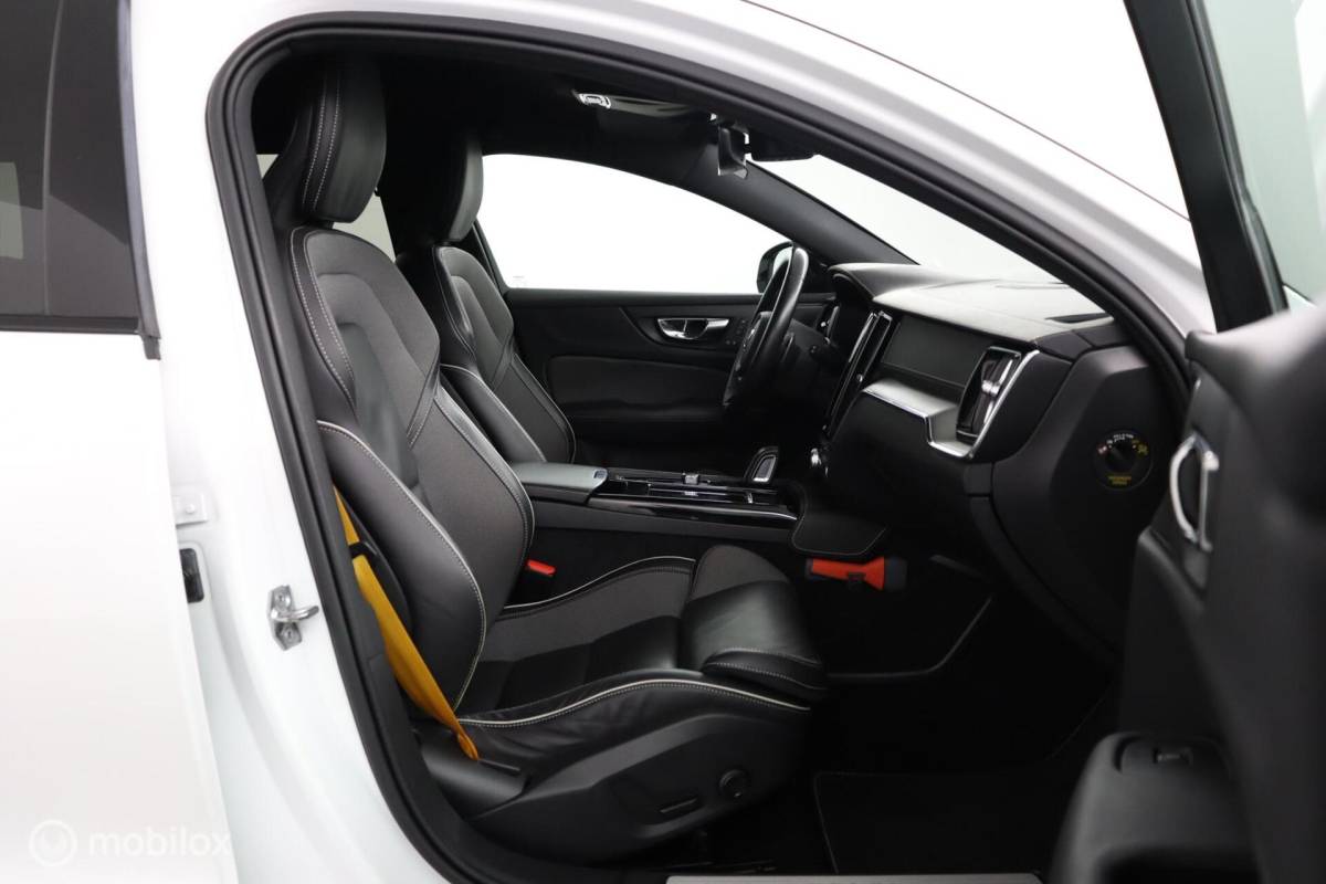 Volvo V60 Volvo V60 2.0 T8 Twin Engine AWD Polestar Engineered | 20″ Velgen | Adaptive Cruise | Pilot Assist | Camera | Harman Kardon | Stoel & Stuurwielverwarming