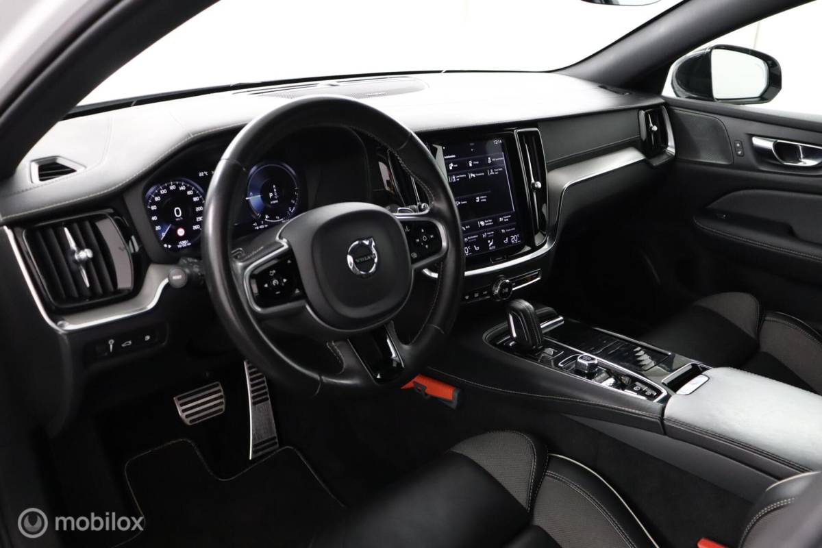 Volvo V60 Volvo V60 2.0 T8 Twin Engine AWD Polestar Engineered | 20″ Velgen | Adaptive Cruise | Pilot Assist | Camera | Harman Kardon | Stoel & Stuurwielverwarming