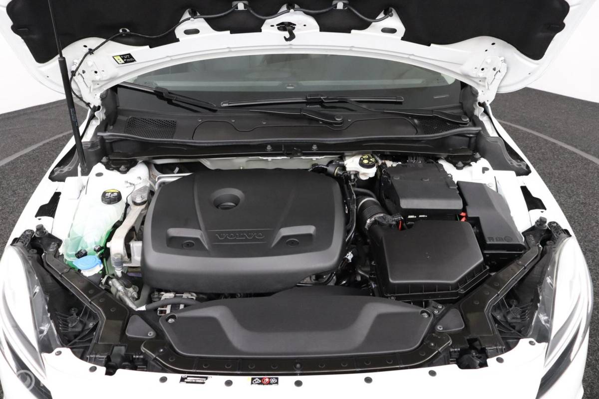 Volvo V40 Volvo V40 Cross Country 1.5 T3 Polar+ Luxury | Panoaramdak | Keyless | Verwarmbare voorstoelen | Lederen bekleding | Camera | DAB | PDC Voor en achter