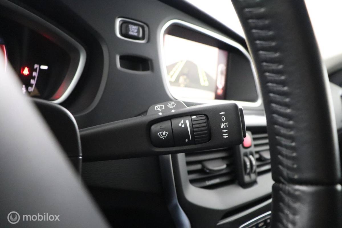Volvo V40 Volvo V40 Cross Country 1.5 T3 Polar+ Luxury | Panoaramdak | Keyless | Verwarmbare voorstoelen | Lederen bekleding | Camera | DAB | PDC Voor en achter