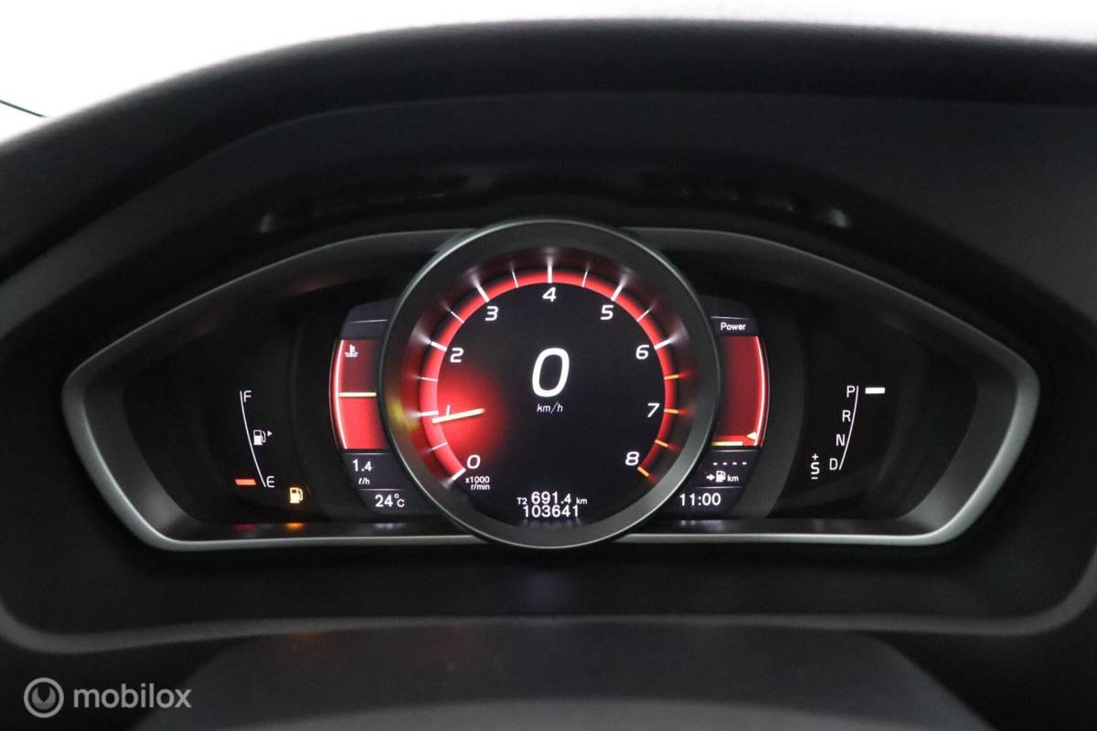 Volvo V40 Volvo V40 Cross Country 1.5 T3 Polar+ Luxury | Panoaramdak | Keyless | Verwarmbare voorstoelen | Lederen bekleding | Camera | DAB | PDC Voor en achter
