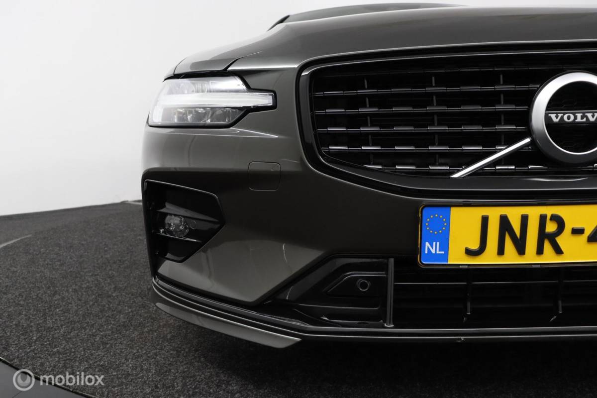Volvo S60 Volvo S60 2.0 B4 R-Design | 19″ Velgen | Verwarmbaar stuurwiel en voorstoelen | Camera | Elektrische bestuurdersstoel