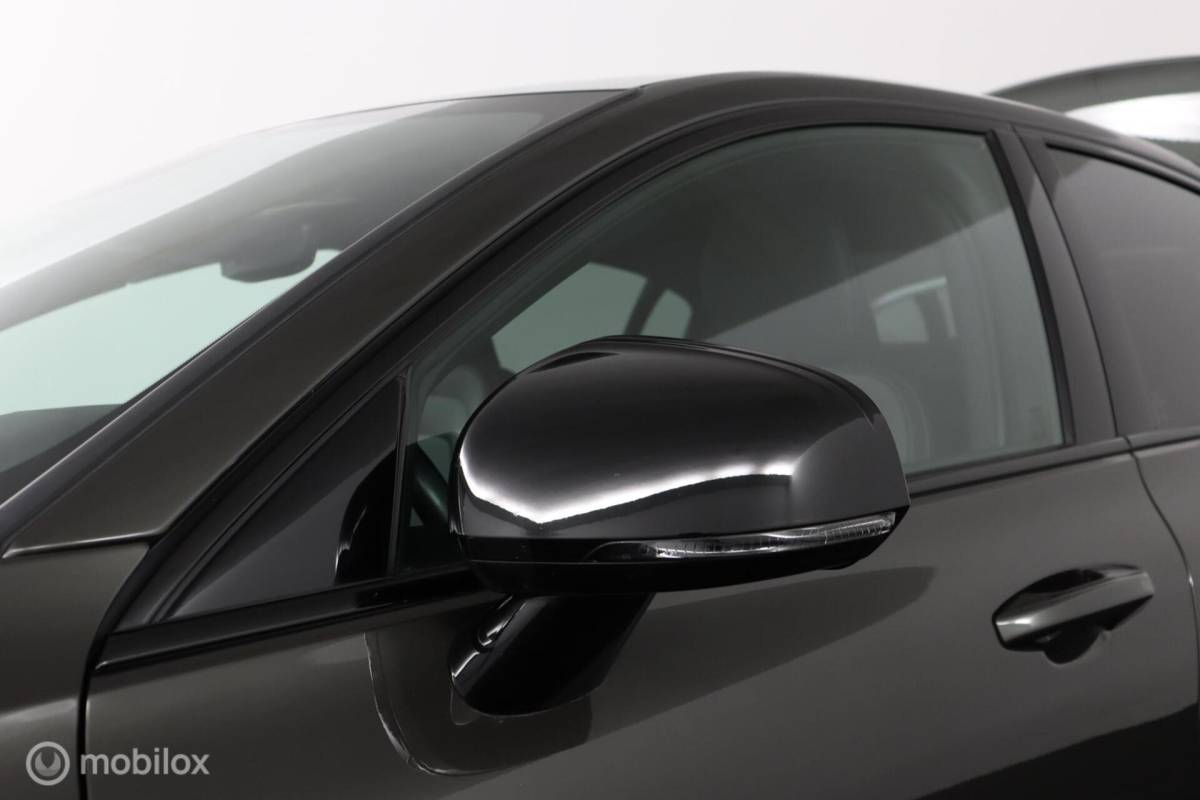Volvo S60 Volvo S60 2.0 B4 R-Design | 19″ Velgen | Verwarmbaar stuurwiel en voorstoelen | Camera | Elektrische bestuurdersstoel