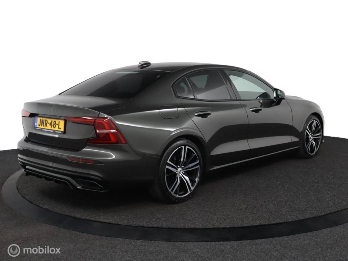 Volvo S60 Volvo S60 2.0 B4 R-Design | 19″ Velgen | Verwarmbaar stuurwiel en voorstoelen | Camera | Elektrische bestuurdersstoel