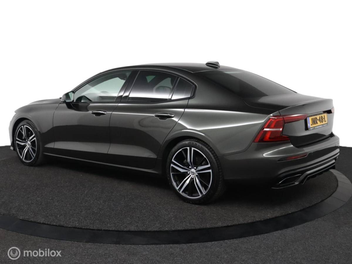 Volvo S60 Volvo S60 2.0 B4 R-Design | 19″ Velgen | Verwarmbaar stuurwiel en voorstoelen | Camera | Elektrische bestuurdersstoel