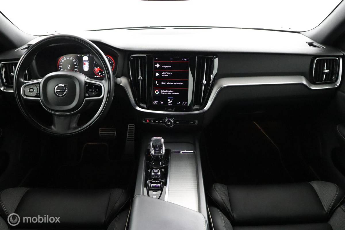 Volvo S60 Volvo S60 2.0 B4 R-Design | 19″ Velgen | Verwarmbaar stuurwiel en voorstoelen | Camera | Elektrische bestuurdersstoel
