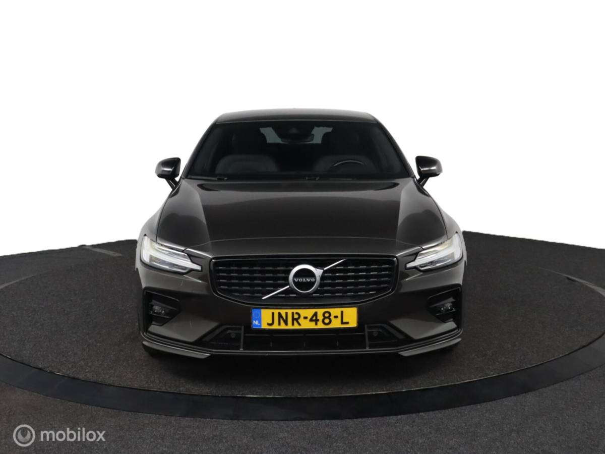 Volvo S60 Volvo S60 2.0 B4 R-Design | 19″ Velgen | Verwarmbaar stuurwiel en voorstoelen | Camera | Elektrische bestuurdersstoel