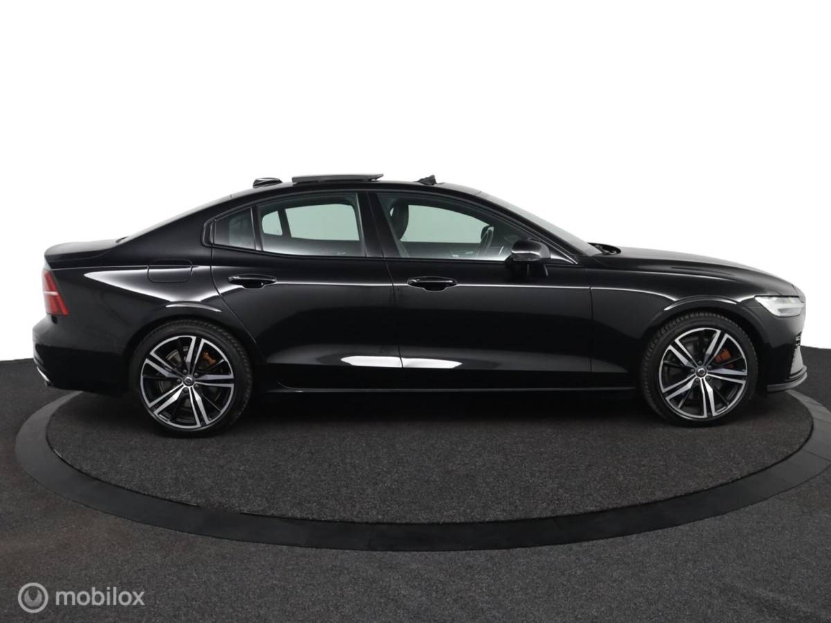 Volvo S60 Volvo S60 2.0 Recharge T6 AWD R-Design | Panoramadak | 360 Camera | BLISS | Adaptive Cruise| SOH 100% | Verwarmbaar stuurwiel & Voorstoelen | 19″ Velgen
