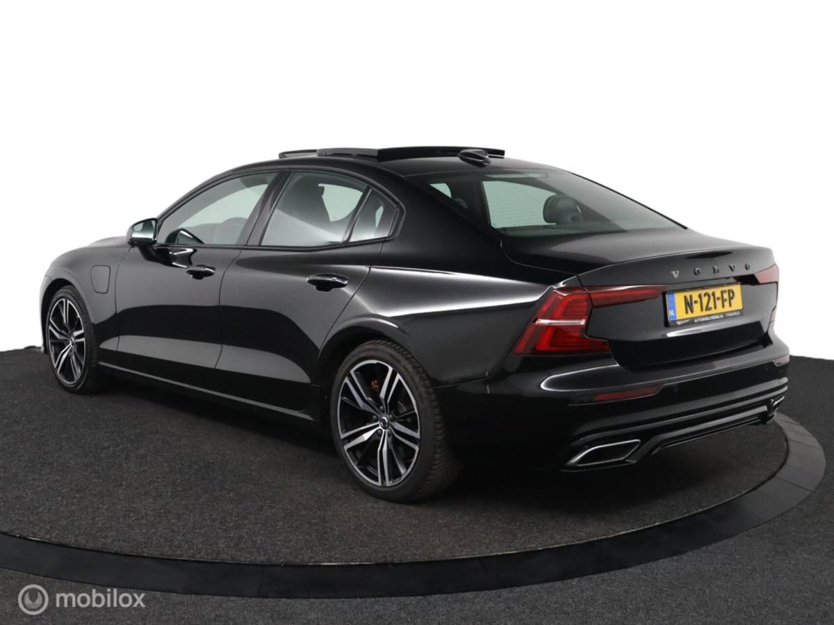 Volvo S60 Volvo S60 2.0 Recharge T6 AWD R-Design | Panoramadak | 360 Camera | BLISS | Adaptive Cruise| SOH 100% | Verwarmbaar stuurwiel & Voorstoelen | 19″ Velgen