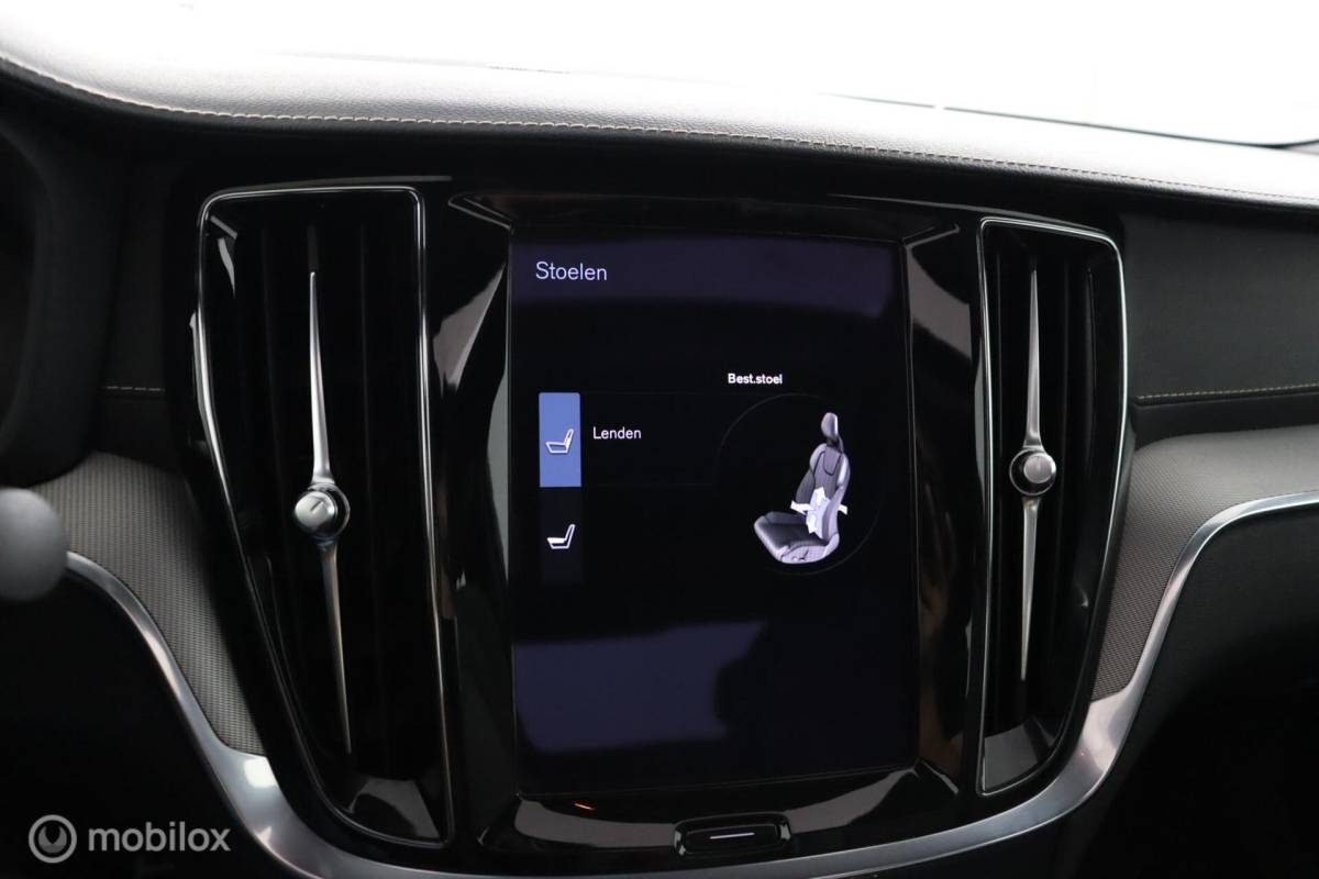 Volvo S60 Volvo S60 2.0 Recharge T6 AWD R-Design | Panoramadak | 360 Camera | BLISS | Adaptive Cruise| SOH 100% | Verwarmbaar stuurwiel & Voorstoelen | 19″ Velgen