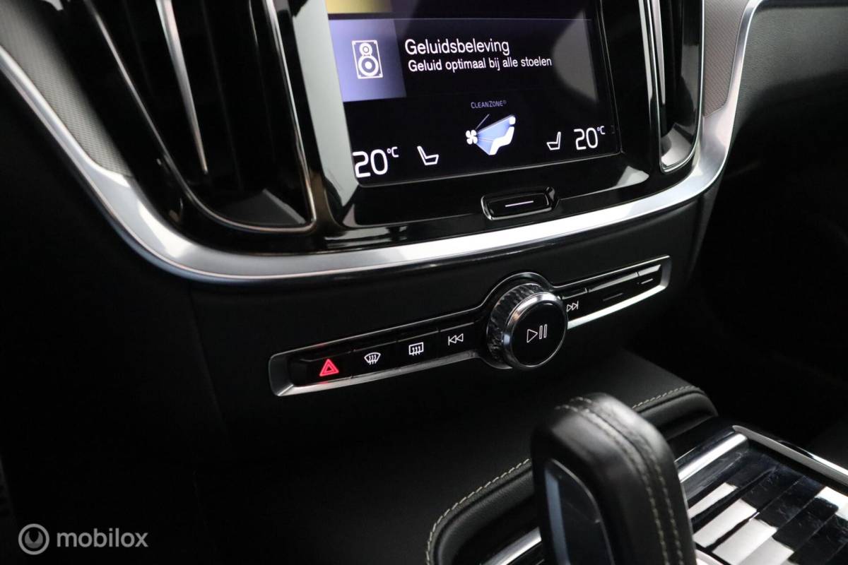 Volvo S60 Volvo S60 2.0 Recharge T6 AWD R-Design | Panoramadak | 360 Camera | BLISS | Adaptive Cruise| SOH 100% | Verwarmbaar stuurwiel & Voorstoelen | 19″ Velgen