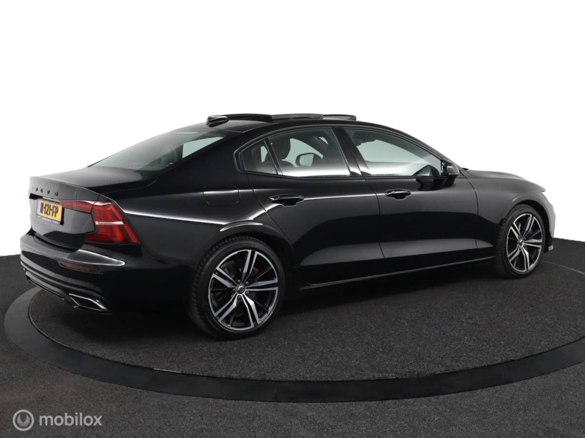 Volvo S60 Volvo S60 2.0 Recharge T6 AWD R-Design | Panoramadak | 360 Camera | BLISS | Adaptive Cruise| SOH 100% | Verwarmbaar stuurwiel & Voorstoelen | 19″ Velgen