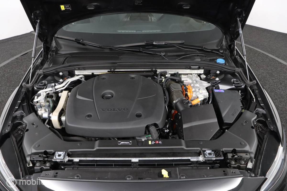 Volvo S60 Volvo S60 2.0 Recharge T6 AWD R-Design | Panoramadak | 360 Camera | BLISS | Adaptive Cruise| SOH 100% | Verwarmbaar stuurwiel & Voorstoelen | 19″ Velgen