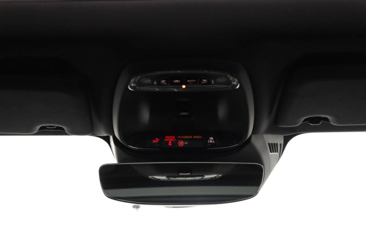 Volvo S60 Volvo S60 2.0 Recharge T6 AWD R-Design | Panoramadak | 360 Camera | BLISS | Adaptive Cruise| SOH 100% | Verwarmbaar stuurwiel & Voorstoelen | 19″ Velgen