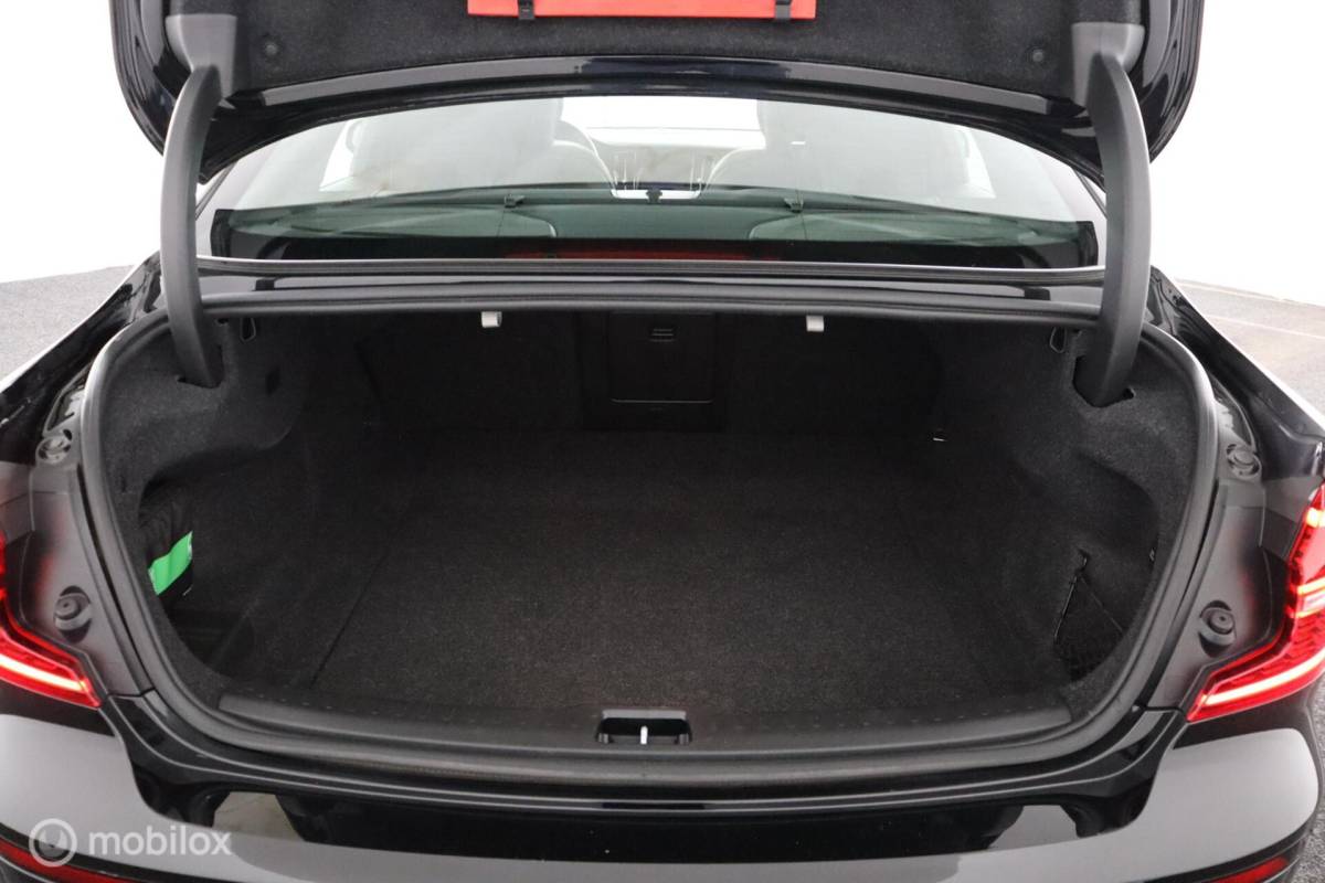 Volvo S60 Volvo S60 2.0 Recharge T6 AWD R-Design | Panoramadak | 360 Camera | BLISS | Adaptive Cruise| SOH 100% | Verwarmbaar stuurwiel & Voorstoelen | 19″ Velgen
