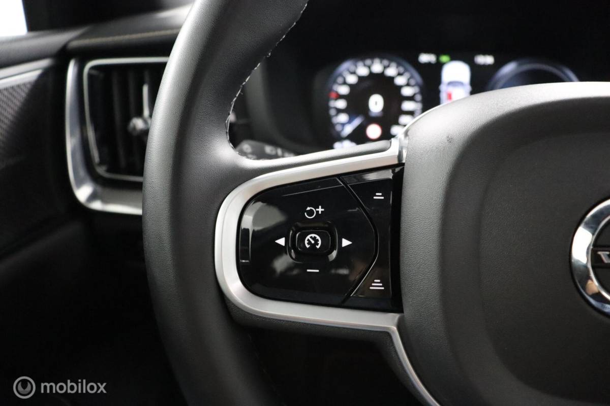 Volvo S60 Volvo S60 2.0 Recharge T6 AWD R-Design | Panoramadak | 360 Camera | BLISS | Adaptive Cruise| SOH 100% | Verwarmbaar stuurwiel & Voorstoelen | 19″ Velgen
