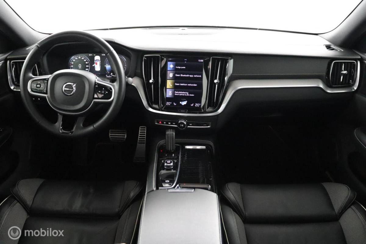 Volvo S60 Volvo S60 2.0 Recharge T6 AWD R-Design | Panoramadak | 360 Camera | BLISS | Adaptive Cruise| SOH 100% | Verwarmbaar stuurwiel & Voorstoelen | 19″ Velgen