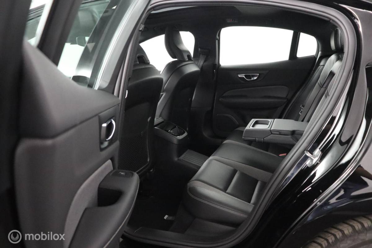 Volvo S60 Volvo S60 2.0 Recharge T6 AWD R-Design | Panoramadak | 360 Camera | BLISS | Adaptive Cruise| SOH 100% | Verwarmbaar stuurwiel & Voorstoelen | 19″ Velgen
