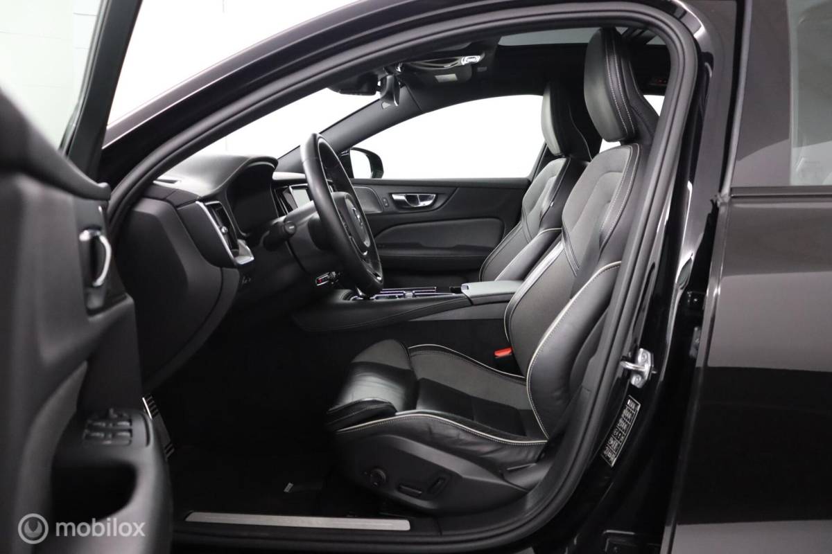 Volvo S60 Volvo S60 2.0 Recharge T6 AWD R-Design | Panoramadak | 360 Camera | BLISS | Adaptive Cruise| SOH 100% | Verwarmbaar stuurwiel & Voorstoelen | 19″ Velgen