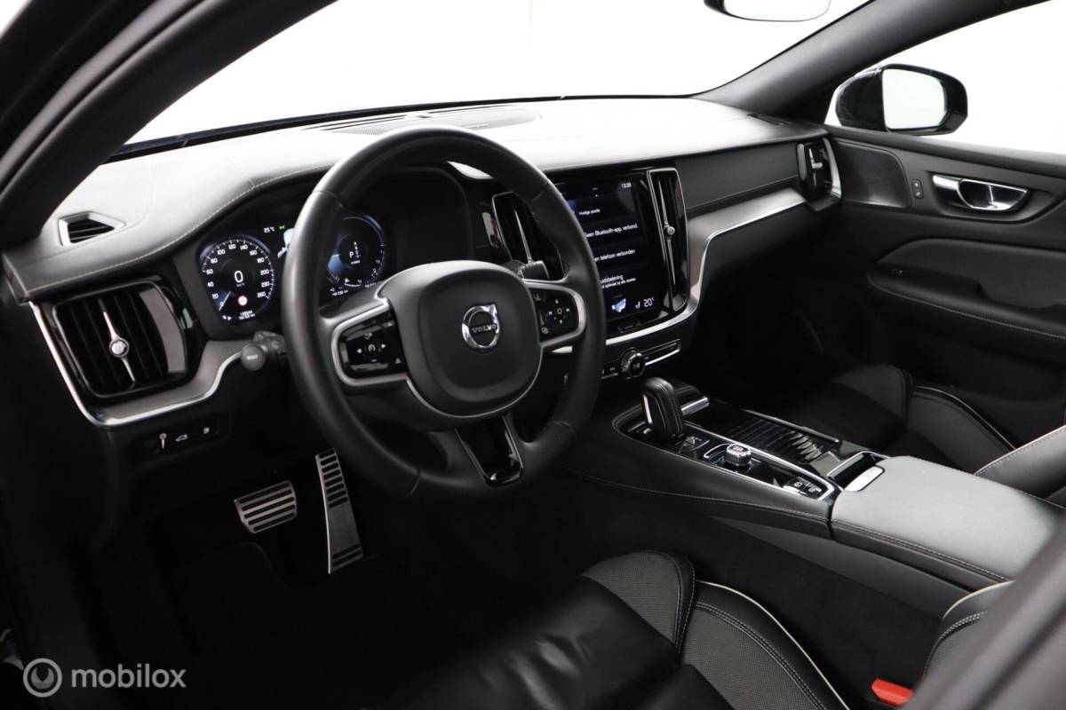 Volvo S60 Volvo S60 2.0 Recharge T6 AWD R-Design | Panoramadak | 360 Camera | BLISS | Adaptive Cruise| SOH 100% | Verwarmbaar stuurwiel & Voorstoelen | 19″ Velgen