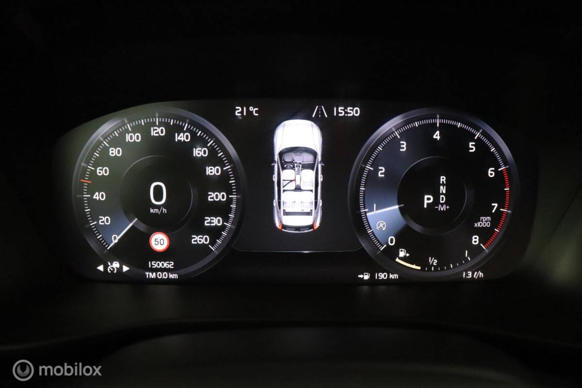 Volvo XC40 Volvo XC40 1.5 T2 R-Design | Adaptive Cruise | Camera | Harman Kardon | Verwarmbaar stuurwiel & Voorstoelen | Privacy Glass