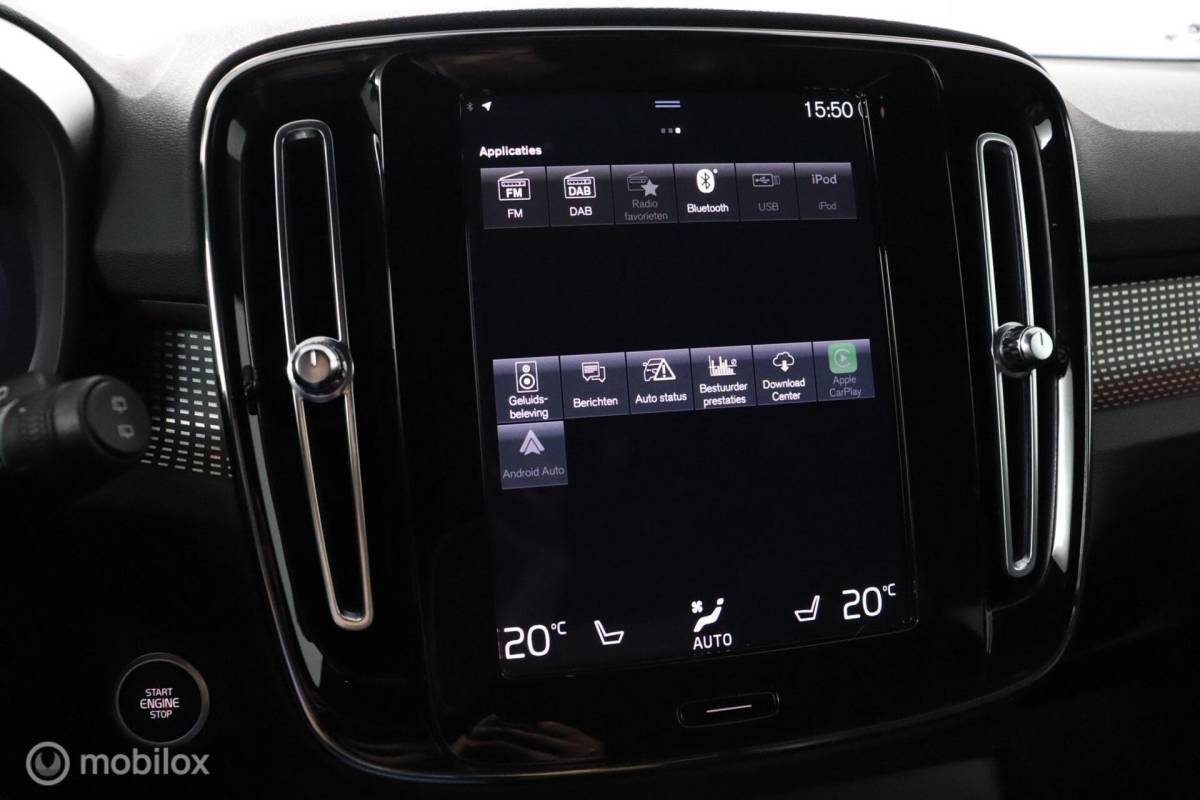 Volvo XC40 Volvo XC40 1.5 T2 R-Design | Adaptive Cruise | Camera | Harman Kardon | Verwarmbaar stuurwiel & Voorstoelen | Privacy Glass