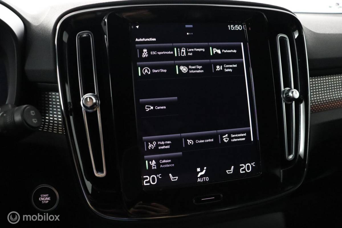 Volvo XC40 Volvo XC40 1.5 T2 R-Design | Adaptive Cruise | Camera | Harman Kardon | Verwarmbaar stuurwiel & Voorstoelen | Privacy Glass