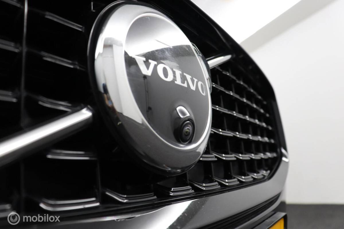 Volvo V60 Volvo V60 2.0 B4 Plus Dark | Adaptive Cruise | BLISS | 360 Camera | Verwarmbare voorstoelen stuurwiel & Voorruit | Privacy Glass | Contour stoelen