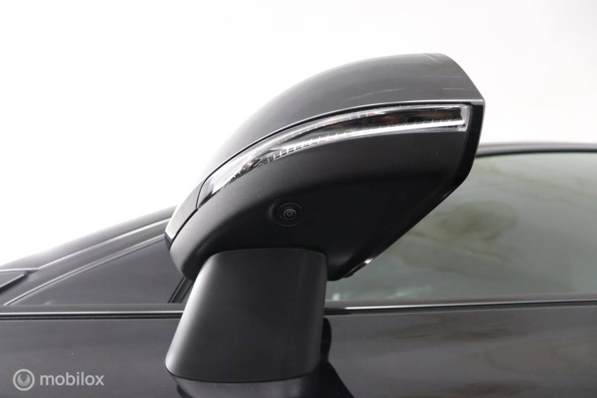 Volvo V60 Volvo V60 2.0 B4 Plus Dark | Adaptive Cruise | BLISS | 360 Camera | Verwarmbare voorstoelen stuurwiel & Voorruit | Privacy Glass | Contour stoelen