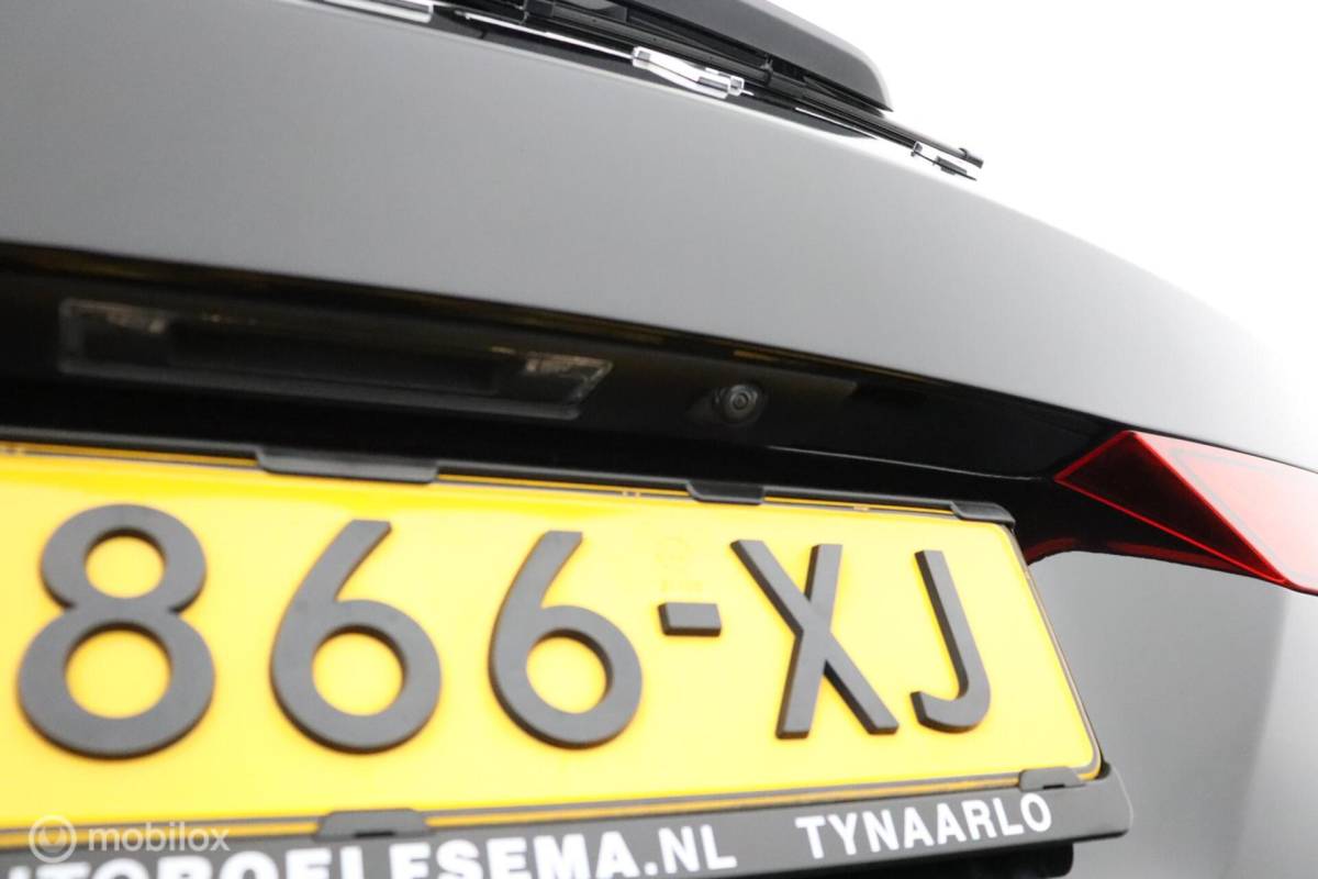 Volvo V60 Volvo V60 2.0 B4 Plus Dark | Adaptive Cruise | BLISS | 360 Camera | Verwarmbare voorstoelen stuurwiel & Voorruit | Privacy Glass | Contour stoelen