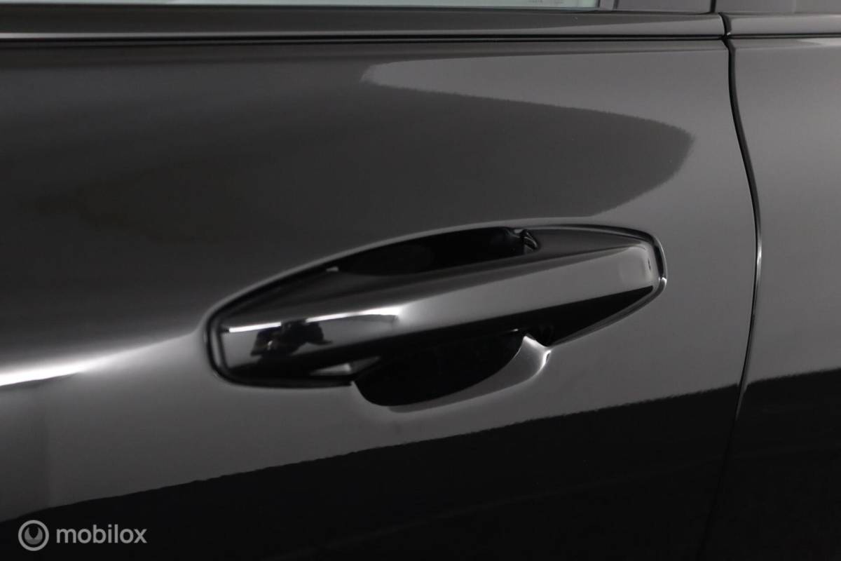 Volvo V60 Volvo V60 2.0 B4 Plus Dark | Adaptive Cruise | BLISS | 360 Camera | Verwarmbare voorstoelen stuurwiel & Voorruit | Privacy Glass | Contour stoelen