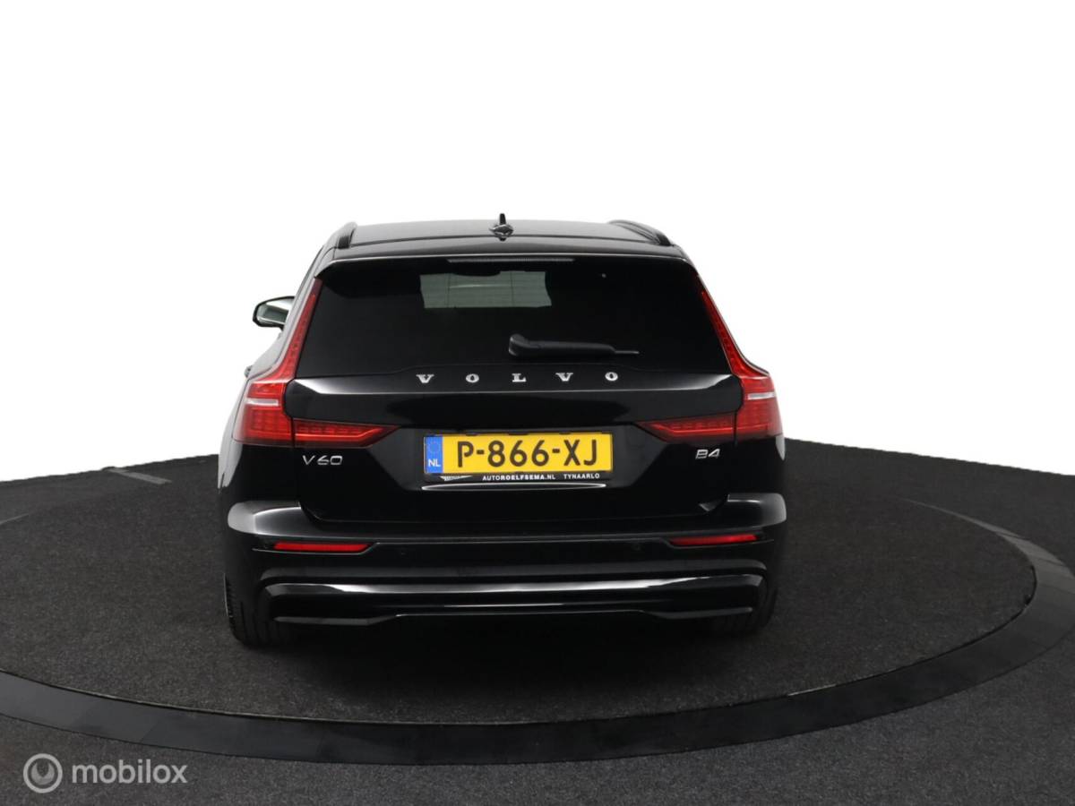 Volvo V60 Volvo V60 2.0 B4 Plus Dark | Adaptive Cruise | BLISS | 360 Camera | Verwarmbare voorstoelen stuurwiel & Voorruit | Privacy Glass | Contour stoelen