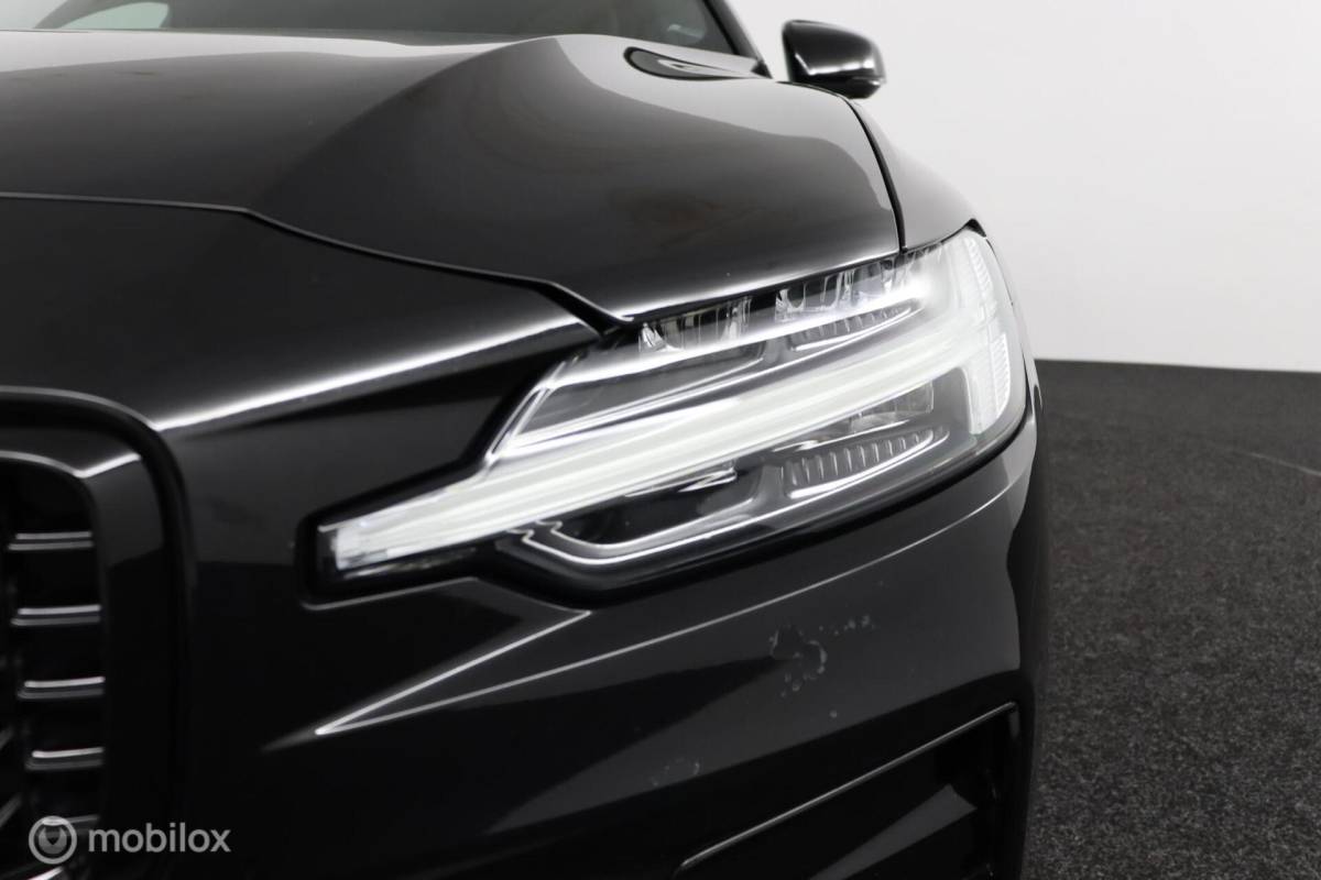 Volvo V60 Volvo V60 2.0 B4 Plus Dark | Adaptive Cruise | BLISS | 360 Camera | Verwarmbare voorstoelen stuurwiel & Voorruit | Privacy Glass | Contour stoelen