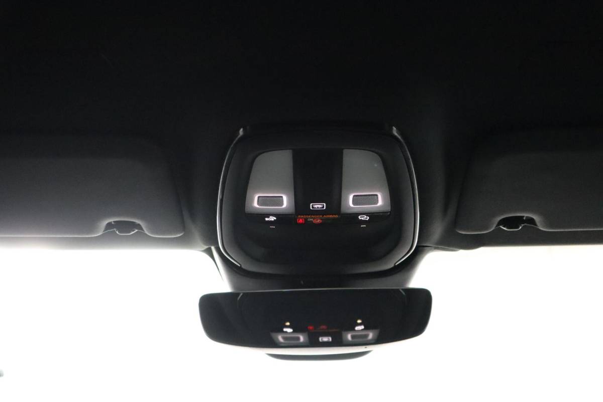 Volvo V60 Volvo V60 2.0 B4 Plus Dark | Adaptive Cruise | BLISS | 360 Camera | Verwarmbare voorstoelen stuurwiel & Voorruit | Privacy Glass | Contour stoelen