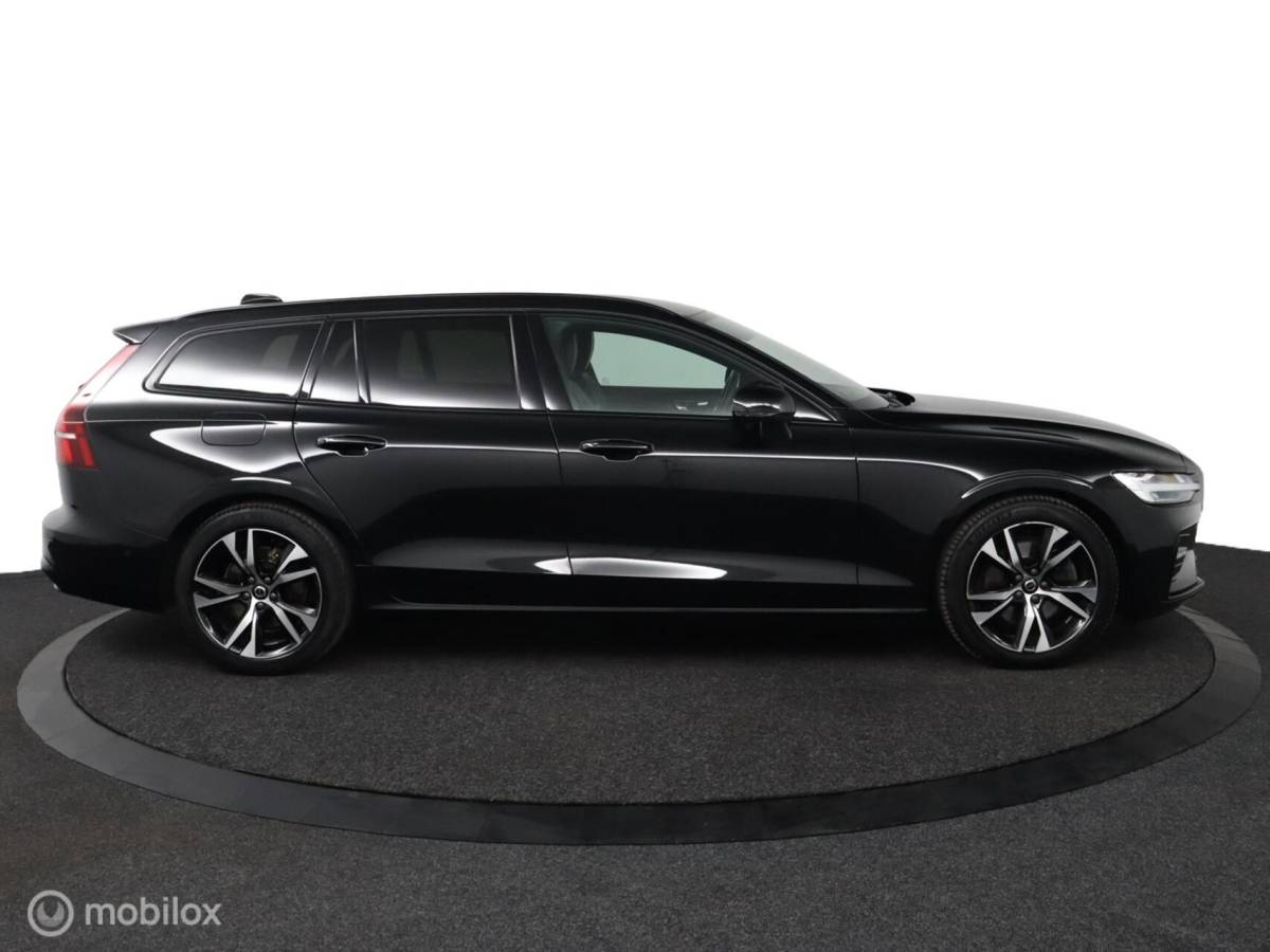 Volvo V60 Volvo V60 2.0 B4 Plus Dark | Adaptive Cruise | BLISS | 360 Camera | Verwarmbare voorstoelen stuurwiel & Voorruit | Privacy Glass | Contour stoelen
