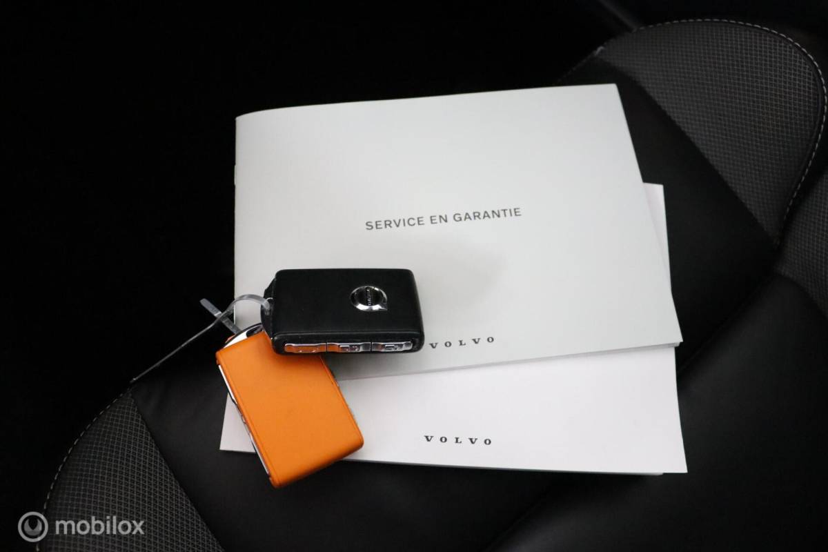 Volvo V60 Volvo V60 2.0 B4 Plus Dark | Adaptive Cruise | BLISS | 360 Camera | Verwarmbare voorstoelen stuurwiel & Voorruit | Privacy Glass | Contour stoelen