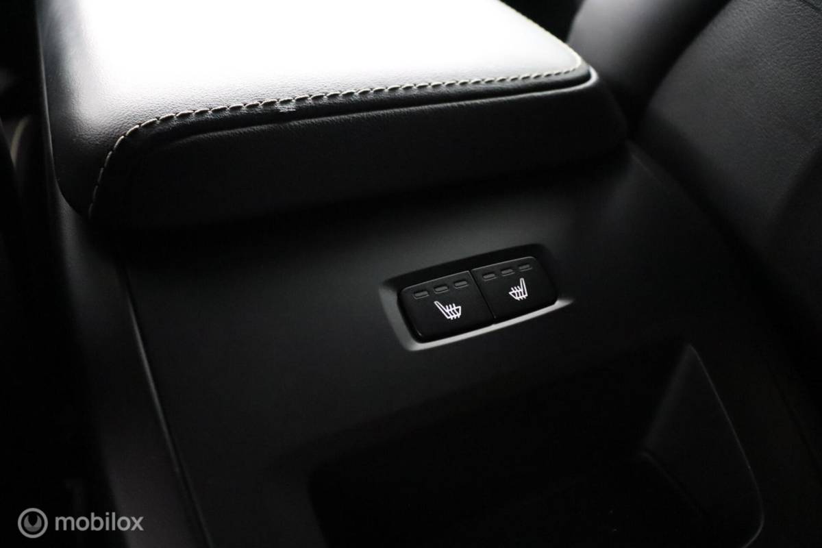 Volvo V60 Volvo V60 2.0 B4 Plus Dark | Adaptive Cruise | BLISS | 360 Camera | Verwarmbare voorstoelen stuurwiel & Voorruit | Privacy Glass | Contour stoelen