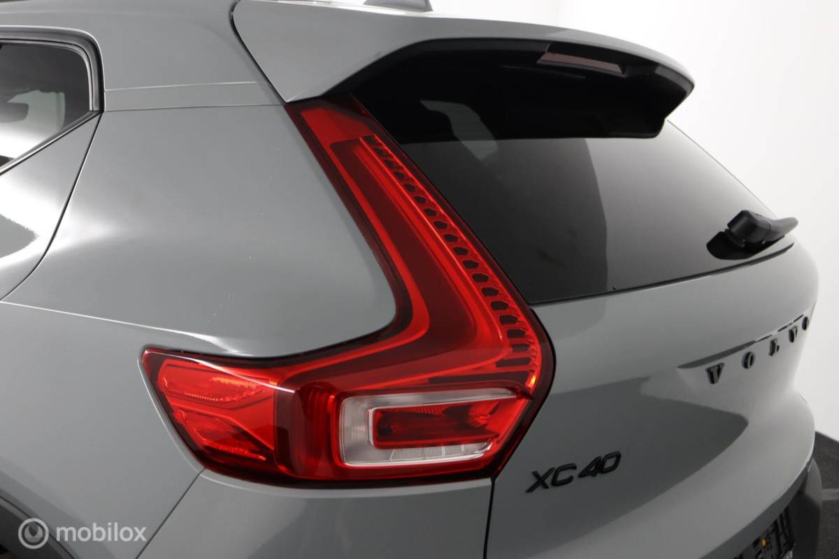 Volvo XC40 Volvo XC40 2.0 B4 Plus Black Edition |Lounge Pakket | Panoramadak | BLISS | Adaptive Cruise | Pilot Assist