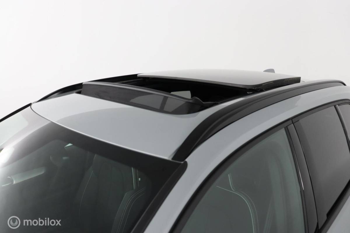 Volvo XC40 Volvo XC40 2.0 B4 Plus Black Edition |Lounge Pakket | Panoramadak | BLISS | Adaptive Cruise | Pilot Assist