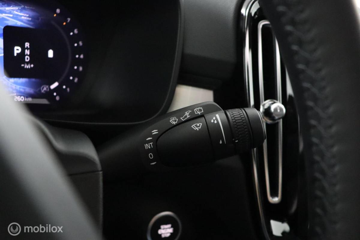 Volvo XC40 Volvo XC40 2.0 B4 Plus Black Edition |Lounge Pakket | Panoramadak | BLISS | Adaptive Cruise | Pilot Assist