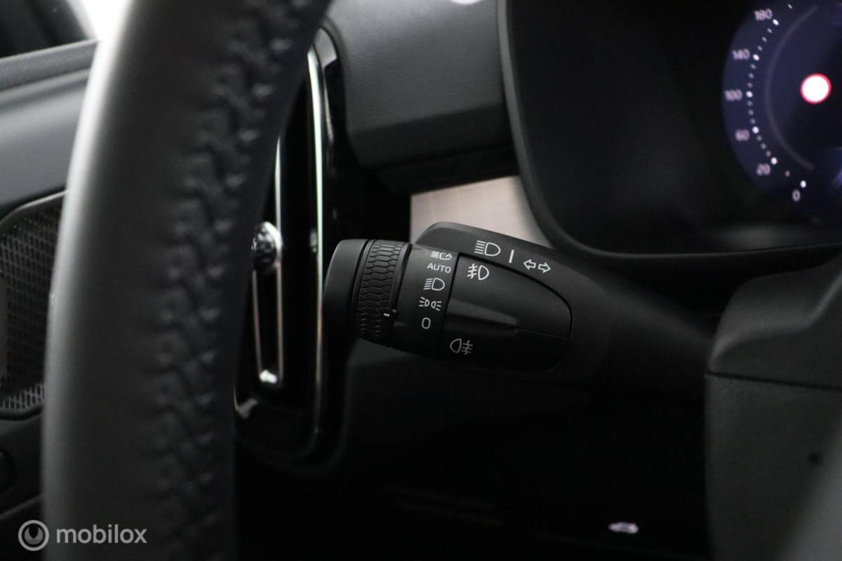 Volvo XC40 Volvo XC40 2.0 B4 Plus Black Edition |Lounge Pakket | Panoramadak | BLISS | Adaptive Cruise | Pilot Assist