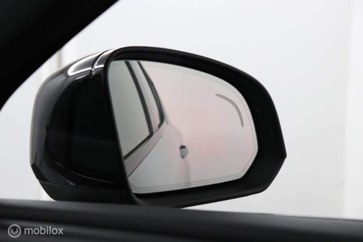 Volvo XC40 Volvo XC40 2.0 B4 Plus Black Edition |Lounge Pakket | Panoramadak | BLISS | Adaptive Cruise | Pilot Assist