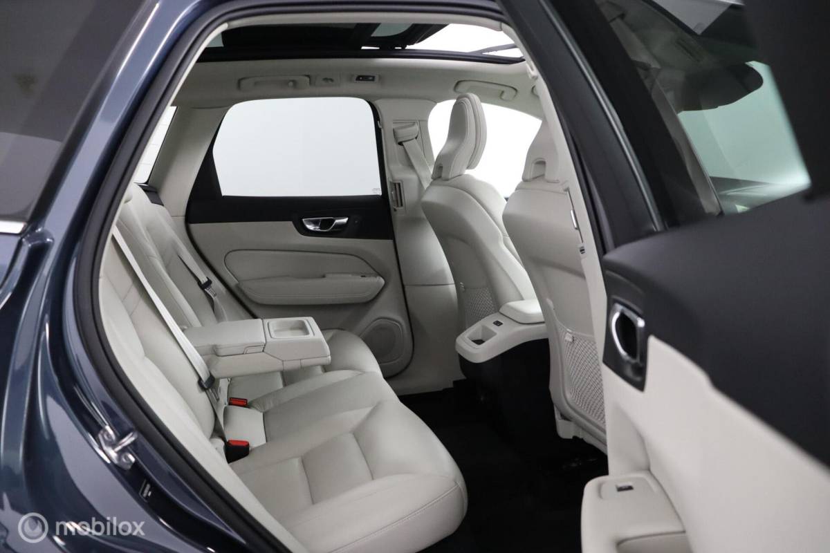 Volvo XC60 Volvo XC60 2.0 T6 AWD Momentum | Keyless | BLISS | Verwarmbare stoelen & Stuurwiel | Harman Kardon | Camera